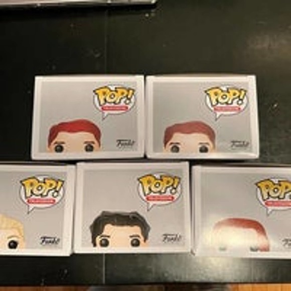 Riverdale Set of 5 Funko Pops Archie, Jughead, Betty and Cheryl - Picture 3 of 6
